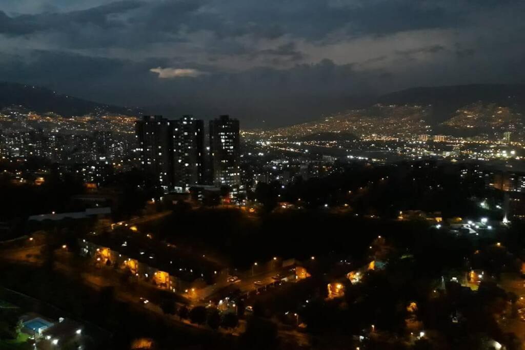 メデジンHermoso Y Acogedor Apartamento En Belen Rodeo Altoアパートメント エクステリア 写真
